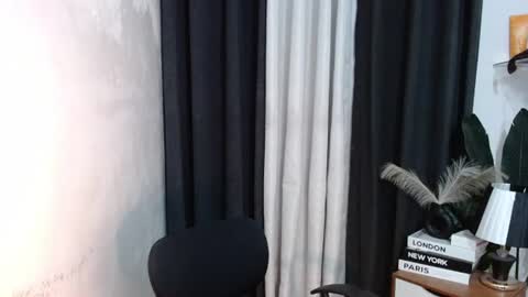 Snapshot of miss_briella chatting on June 14, 5:15 pm Briella online show from June 14, 5:15 pm