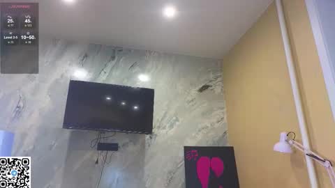 Snapshot of miss_bubbles chatting on October 31, 11:28 pm Sandy online show from October 31, 11:28 pm