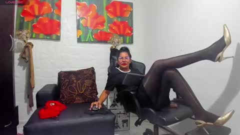 Snapshot of miss_clarepocahose chatting on March 6, 12:40 am Clare PocaHose online show from March 6, 12:40 am