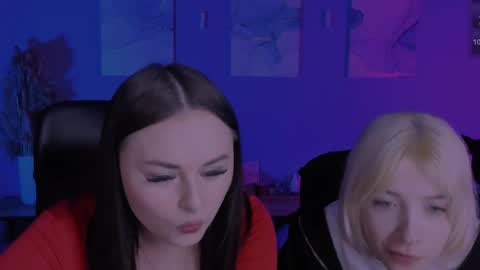 miss_courtney online show from April 22, 8:50 am