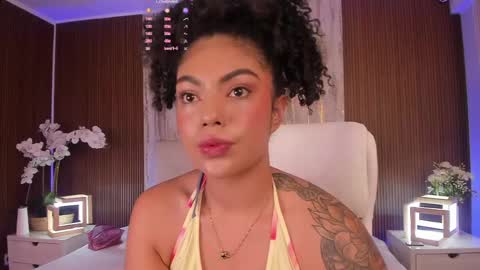 CANDELA CASTRO  online show from June 6, 11:37 am
