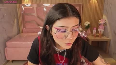 miss_devil_s online show from March 4, 3:01 am