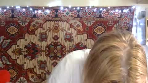 Elis online show from June 10, 11:09 am