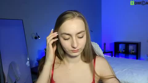 Snapshot of miss_emily19 chatting on April 24, 8:06 am Emily online show from April 24, 8:06 am