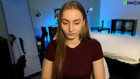 Snapshot of miss_emily19 chatting on April 26, 1:58 am Emily online show from April 26, 1:58 am