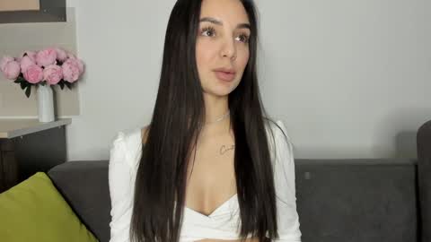 Snapshot of miss_emilyy chatting on December 25, 1:41 pm Emily online show from December 25, 1:41 pm