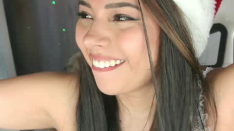 Snapshot of miss_galaxxia chatting on December 25, 4:44 am Elisabeth IG galax xxia online show from December 25, 4:44 am