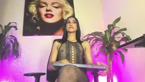 miss_isa19 online show from June 15, 10:39 am