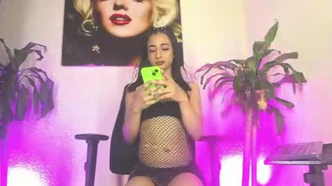 miss_isa19 online show from June 16, 6:54 pm