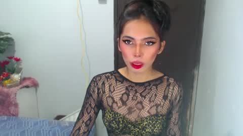 julie online show from June 16, 9:23 am