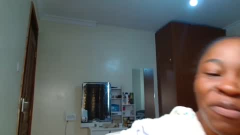 Snapshot of miss_kiarrafit chatting on December 8, 9:46 am Miss Kiarrafit online show from December 8, 9:46 am