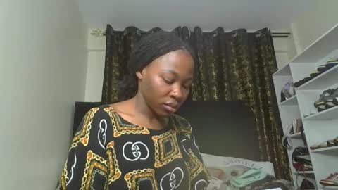 Snapshot of miss_kiarrafit chatting on December 5, 3:52 pm Miss Kiarrafit online show from December 5, 3:52 pm