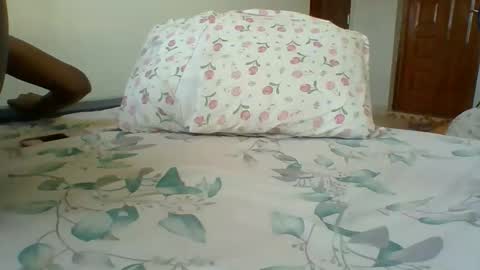 Snapshot of miss_kiki7 chatting on December 2, 12:54 pm kiki online show from December 2, 12:54 pm