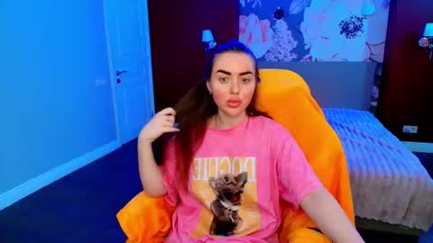 Snapshot of miss_kiten chatting on June 21, 10:51 am miss_kiten online show from June 21, 10:51 am