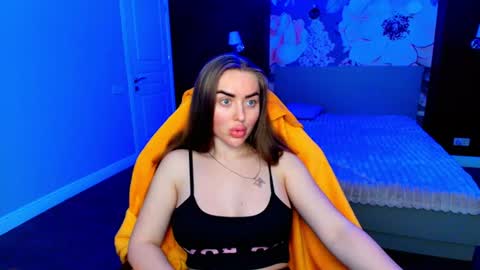 Snapshot of miss_kiten chatting on June 22, 12:02 am miss_kiten online show from June 22, 12:02 am