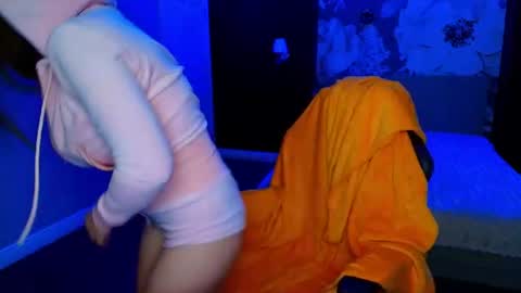 Snapshot of miss_kiten chatting on July 27, 9:22 pm miss_kiten online show from July 27, 9:22 pm
