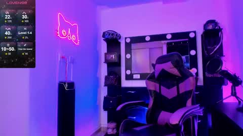 Snapshot of miss_kittyn chatting on June 6, 6:45 pm Miss Kittyn online show from June 6, 6:45 pm