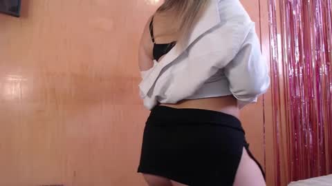 lilieth  online show from September 11, 3:45 pm