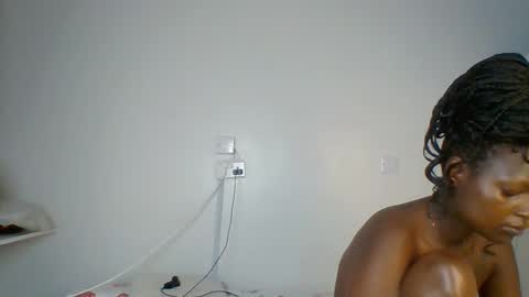 miss_lolah7 online show from May 5, 12:46 pm