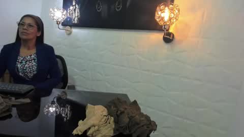 Snapshot of miss_lucero1 chatting on February 9, 5:22 pm lucero online show from February 9, 5:22 pm