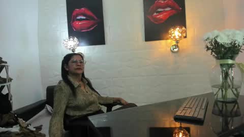 Snapshot of miss_lucero1 chatting on March 3, 1:42 am lucero online show from March 3, 1:42 am