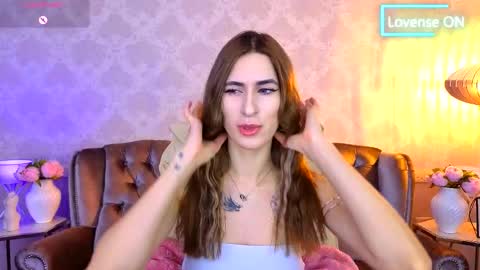 Snapshot of miss_martini chatting on November 15, 7:05 am online show from November 15, 7:05 am