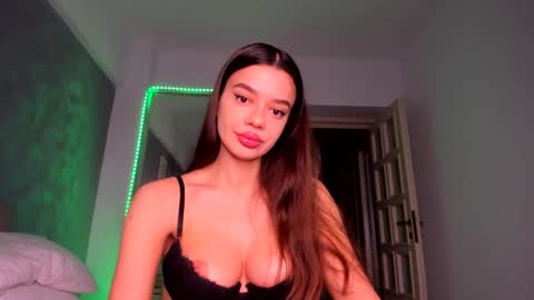 Snapshot of miss_medyson chatting on February 20, 8:17 am miss_medyson online show from February 20, 8:17 am