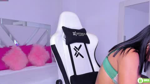   online show from December 23, 1:35 pm