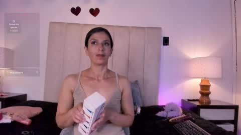 Snapshot of miss_milf_ chatting on May 29, 8:07 pm miss_milf_ online show from May 29, 8:07 pm