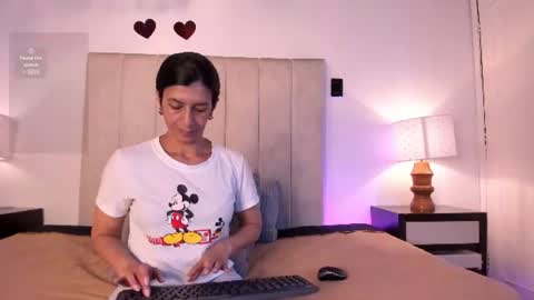 Snapshot of miss_milf_ chatting on June 22, 7:55 pm miss_milf_ online show from June 22, 7:55 pm