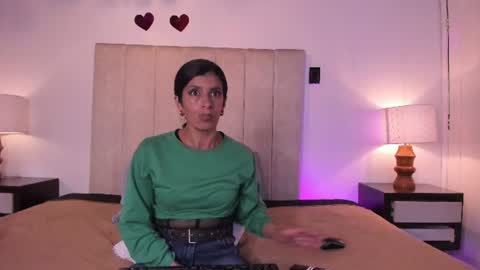 Snapshot of miss_milf_ chatting on June 27, 7:19 pm miss_milf_ online show from June 27, 7:19 pm