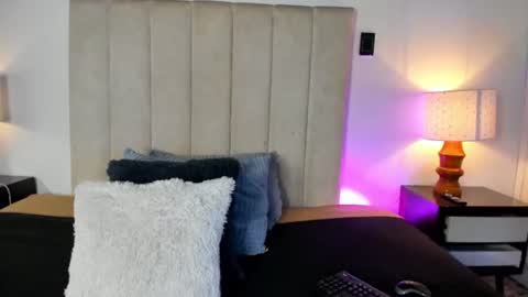 Snapshot of miss_milf_ chatting on July 14, 7:41 pm miss_milf_ online show from July 14, 7:41 pm