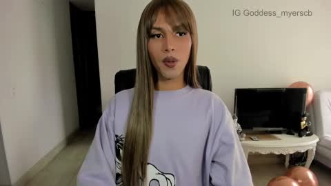 Snapshot of miss_myers chatting on September 30, 2:22 pm Goddess Myers thumb up is important for me kisses online show from September 30, 2:22 pm