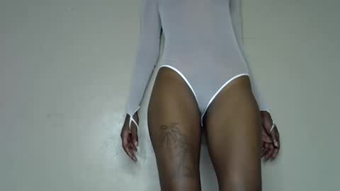 miss_pretty1 online show from January 6, 5:49 pm