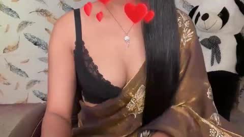 Snapshot of miss_queen99 chatting on November 21, 7:18 am miss_queen99 online show from November 21, 7:18 am