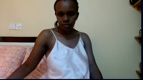 Snapshot of miss_reina21 chatting on July 18, 12:42 pm Reina online show from July 18, 12:42 pm