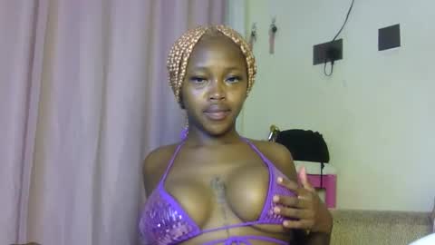 Snapshot of miss_sexyyy chatting on October 28, 10:34 pm miss_sexyyy online show from October 28, 10:34 pm