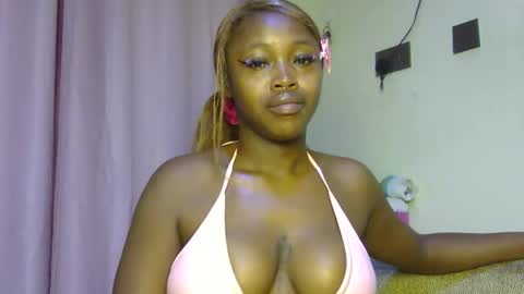 Snapshot of miss_sexyyy chatting on November 26, 12:17 pm miss_sexyyy online show from November 26, 12:17 pm