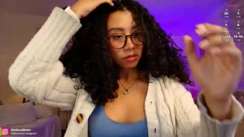 Amy Olivera online show from April 29, 5:30 pm