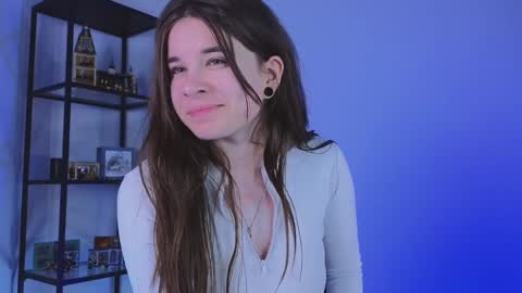 Snapshot of miss_spider chatting on January 21, 9:24 am Spider girl Help me reach 10 likes online show from January 21, 9:24 am