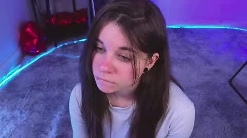 Snapshot of miss_spider chatting on February 21, 9:34 am Spider girl Help me reach 10 likes online show from February 21, 9:34 am