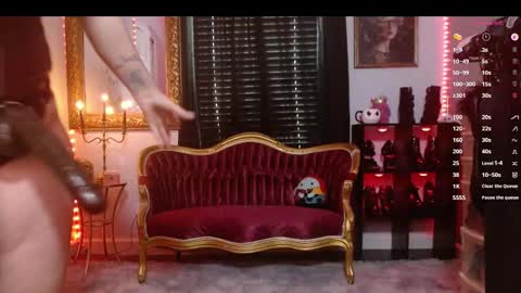 Snapshot of miss_strapon chatting on October 31, 2:51 pm Goddess Laura online show from October 31, 2:51 pm