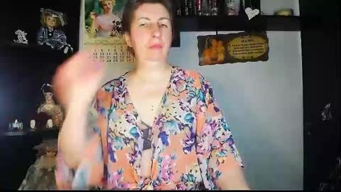 Snapshot of miss_tasha_kom chatting on May 23, 5:56 am miss_tasha_kom online show from May 23, 5:56 am