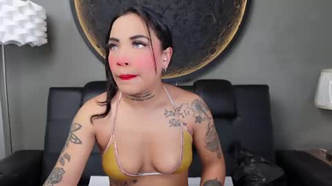 Snapshot of miss_vaiolette chatting on July 17, 11:06 am Vaiolette online show from July 17, 11:06 am
