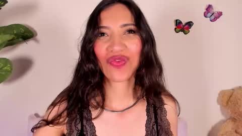 Miss Veronica online show from March 4, 1:17 pm