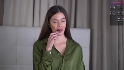 Snapshot of miss_viktoria chatting on November 15, 5:31 pm Miss Victoria online show from November 15, 5:31 pm