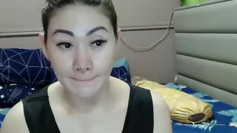 Snapshot of miss_zephyr chatting on February 2, 9:08 am HOT MOMMY ZEPHYR online show from February 2, 9:08 am