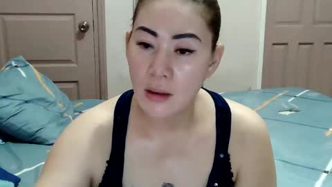 Snapshot of miss_zephyr chatting on February 21, 2:07 pm HOT MOMMY ZEPHYR online show from February 21, 2:07 pm