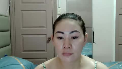 Snapshot of miss_zephyr chatting on March 2, 6:36 am HOT MOMMY ZEPHYR online show from March 2, 6:36 am