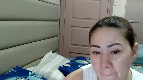 Snapshot of miss_zephyr chatting on March 10, 6:07 am HOT MOMMY ZEPHYR online show from March 10, 6:07 am